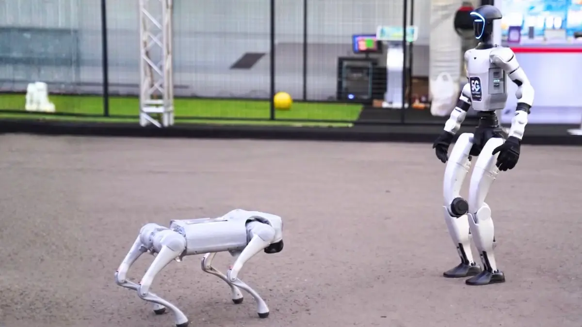 Bukan Sekadar Drone, Kini Robot Anjing dan Humanoid Ikut Bekerja di Lapangan