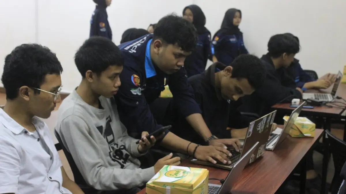 Kolaborasi Telkom AI Center Padang dan Cybertech PNP Dorong Pengembangan Talenta Full-Stack Berbasis AI