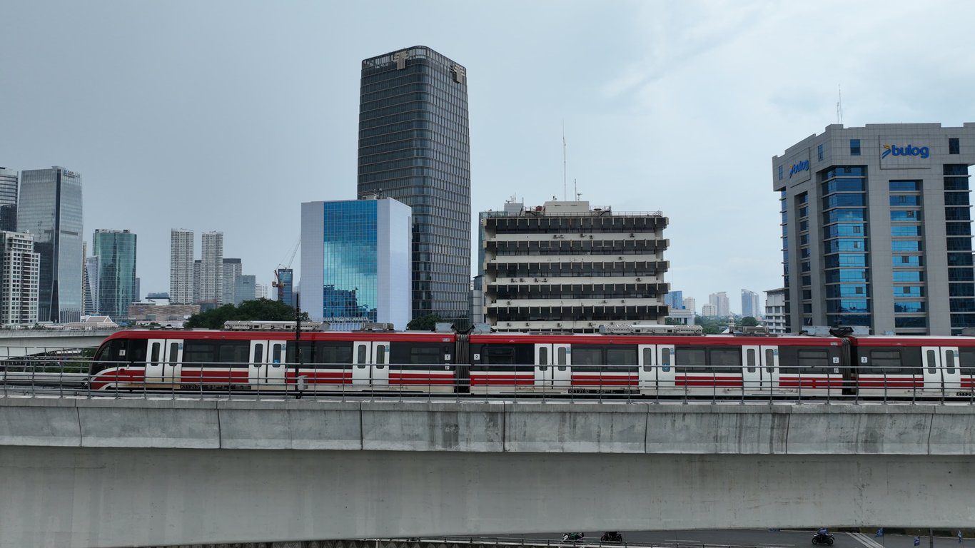 LRT Jabodebek Terapkan Tarif Akhir Pekan di Hari Buruh, Hanya Rp5.000-Rp10.000