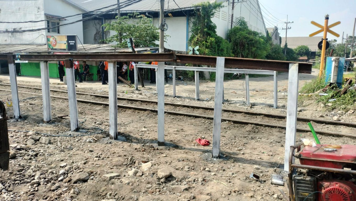 Tinggi Risiko Kecelakaan, Perlintasan Antara Stasiun Indro-Kandangan Ditutup