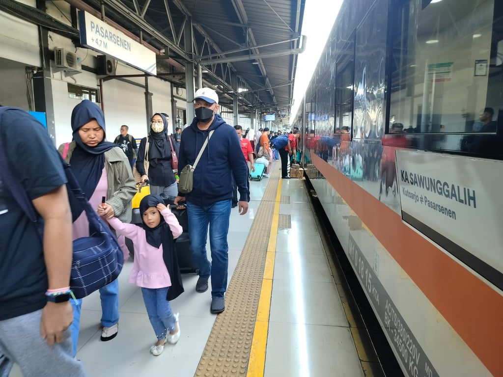 Lonjakan Penumpang dan Layanan Optimal, KAI Sukses Layani Angkutan Lebaran 2025
